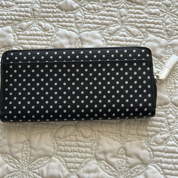 Kate Spade NWT Black Multi Zip Around Wallet!!! - Picture 3 of 9